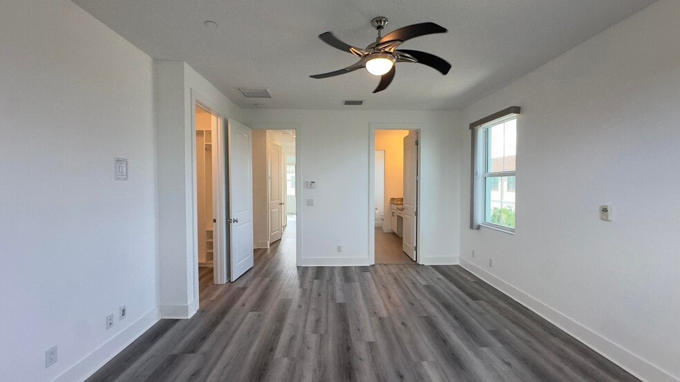 Building Photo - 12963 Alton Rd