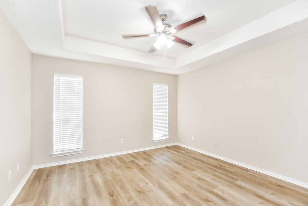 Building Photo - 308 Southlake Dr