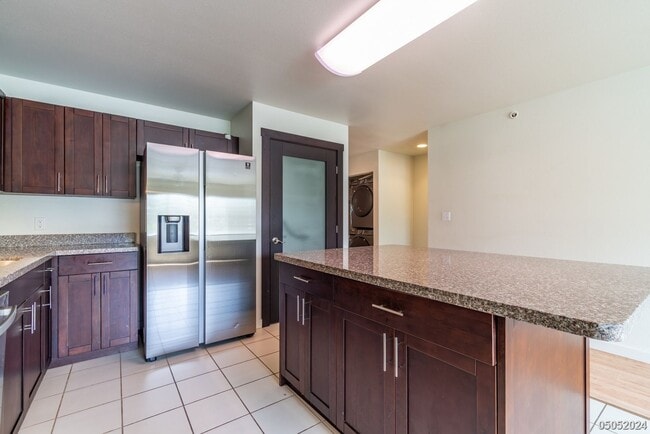 Building Photo - $3,400 | 3br/2ba Condominium in Sixty Park...