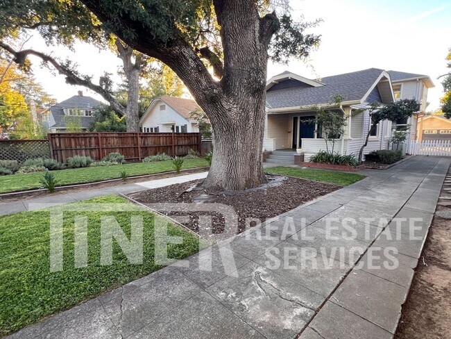 Building Photo - 1321 Lochbrae Rd