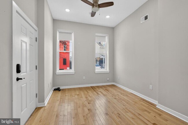 Building Photo - 2234 Master St