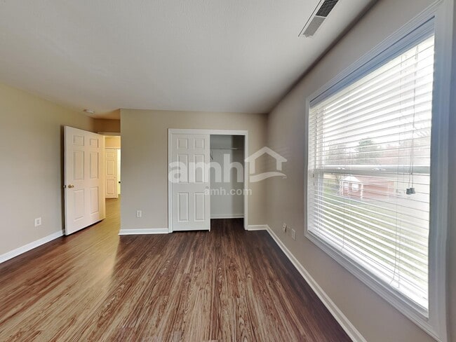 Building Photo - 12523 Doe Ln
