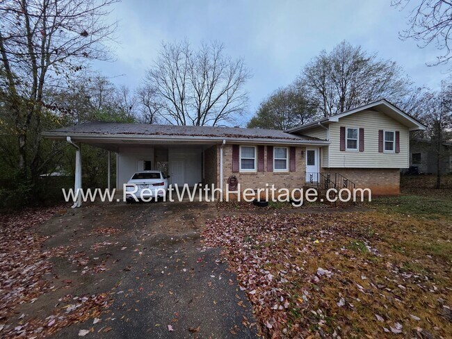 Building Photo - GREAT NEWS! 3 BEDROOM/ 2 BATH HOME WITH PARTIAL FINISHED BASEMENT