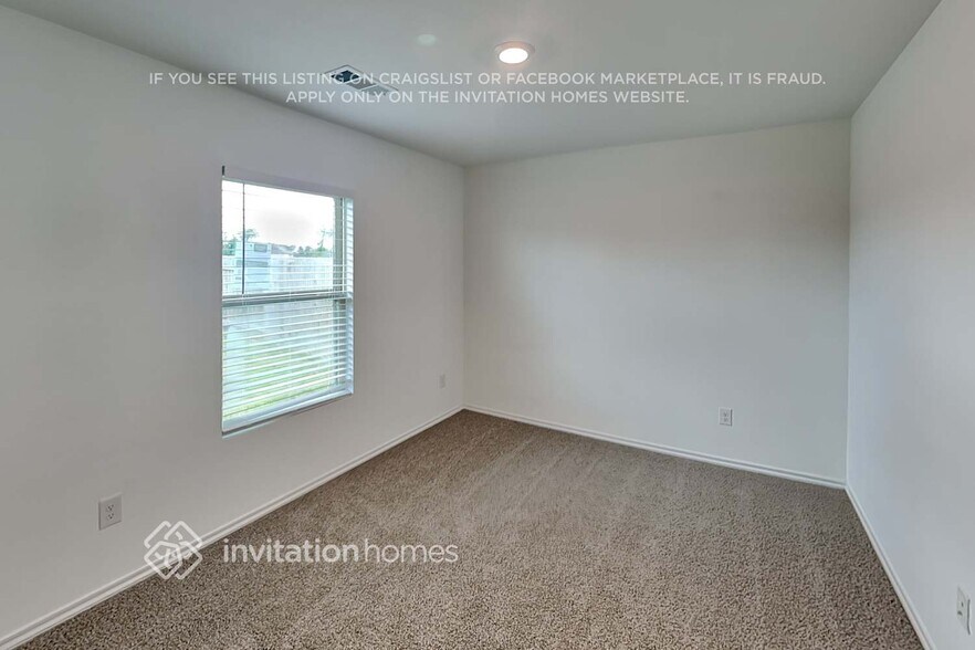 Building Photo - 18727 Faustina Way