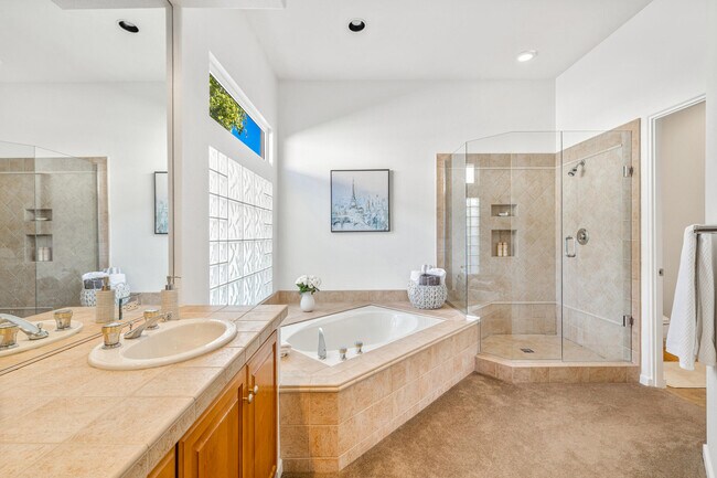 Building Photo - 701 Indian Ridge Dr