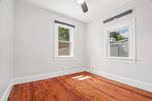 Building Photo - 4637 Alpine Ave