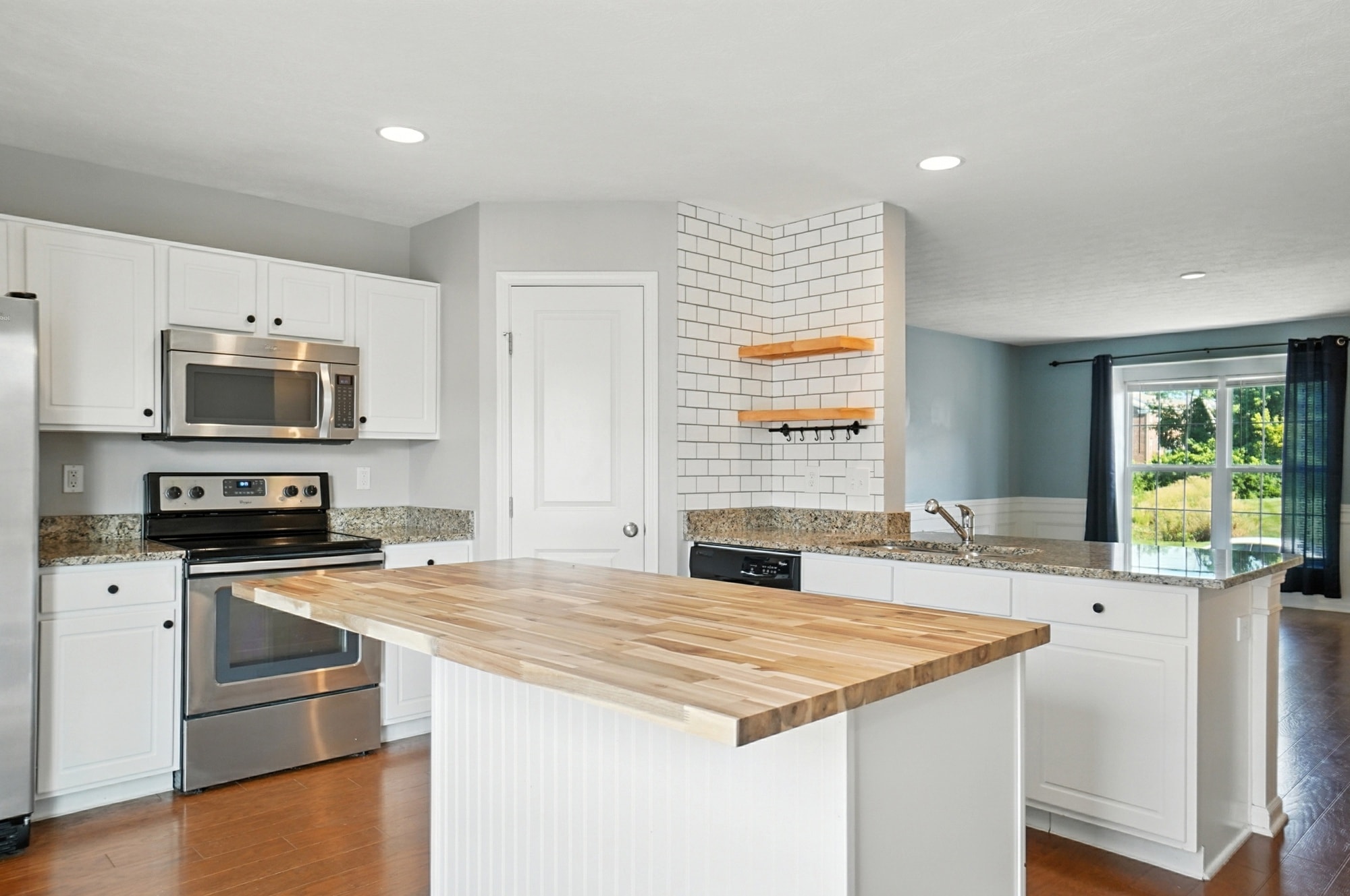 Kitchen - 6169 Needletail Rd