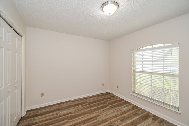 Building Photo - 283 Springfield Ct