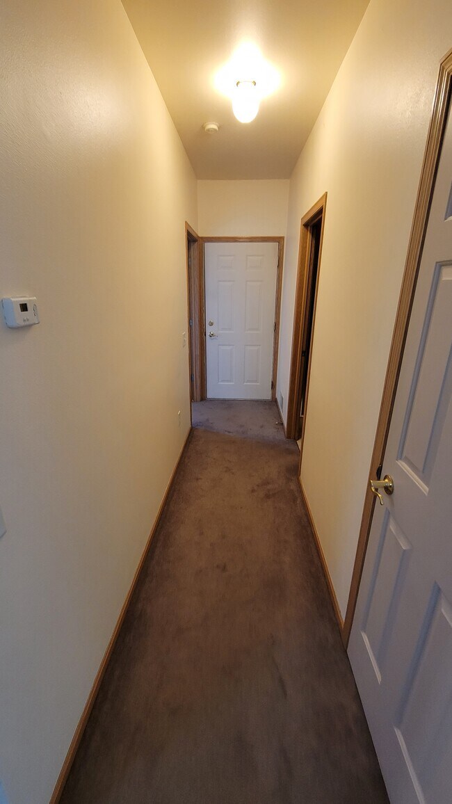 Building Photo - 6655 Windsor Commons Ave