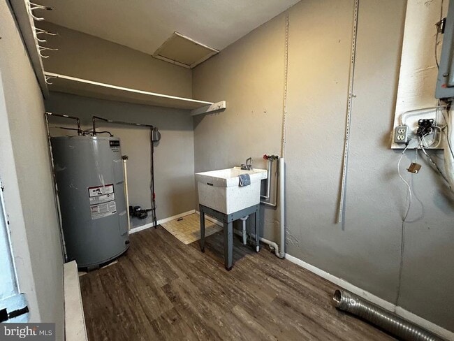 Building Photo - 316 S Griffith Dr