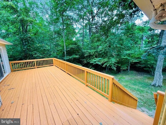 Building Photo - 711 Yorktown Blvd