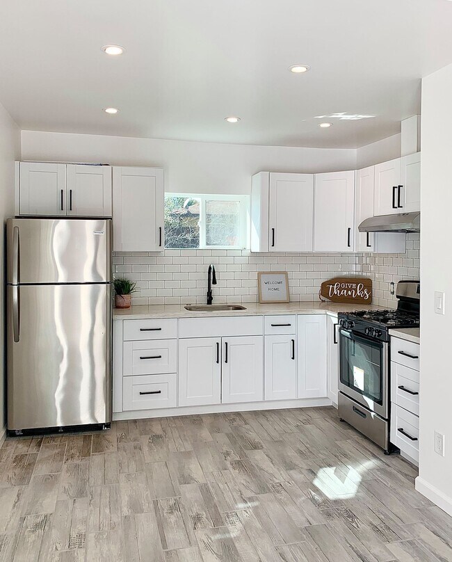 Building Photo - 20747 Stephanie Dr