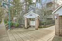 Building Photo - 2bd/2ba Kirkland Condo