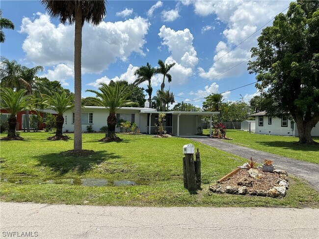 Building Photo - 4464 E Riverside Dr