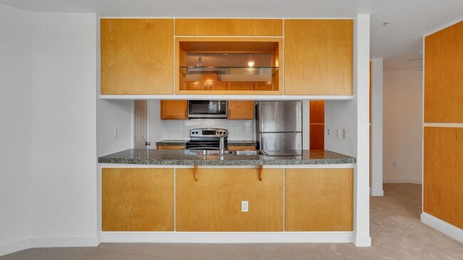 Building Photo - 2bd/1.75ba Bellevue Condo