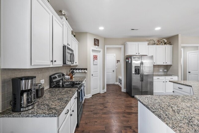 Building Photo - 501 Daylily Ct