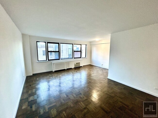 Building Photo - 20 Beekman Pl
