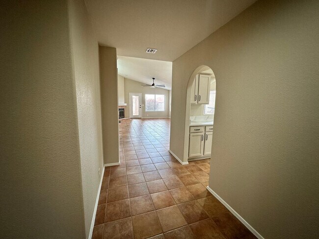 Building Photo - 12237 N Gambel Dr