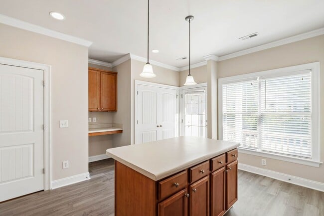 Building Photo - Charming and Move-In Ready 3BR Home | Prim...