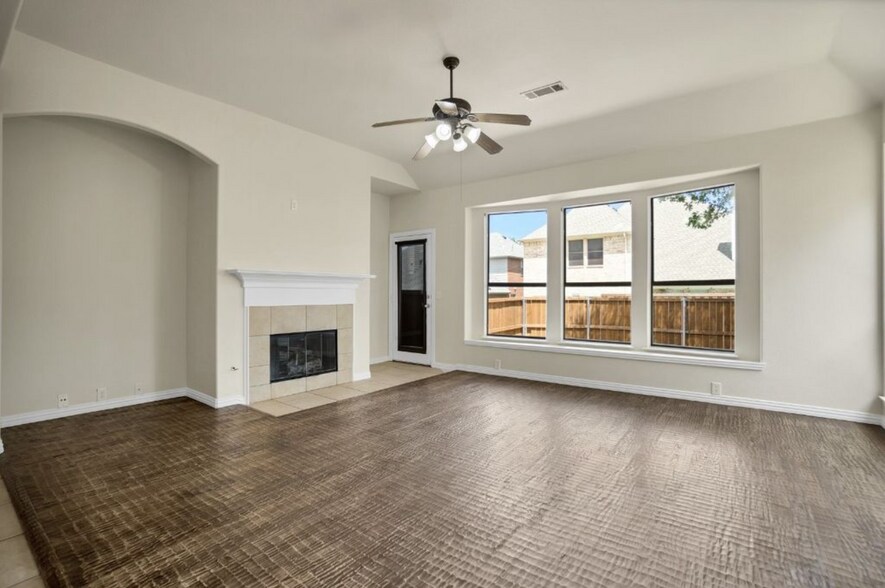 Building Photo - 11036 Coralberry Dr
