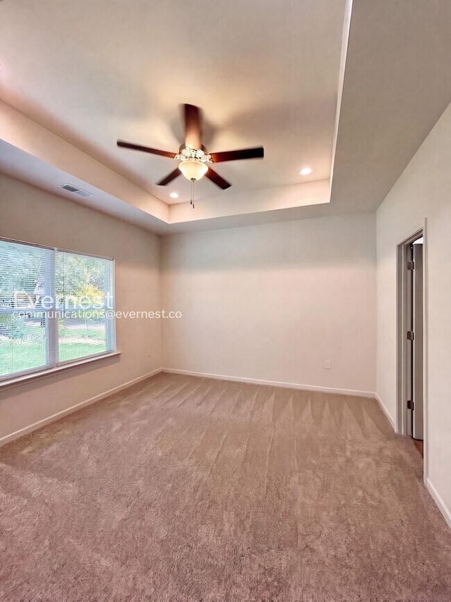 Building Photo - 1808 Hemlock Ave