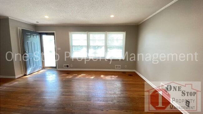 Building Photo - Charming 4 Bedroom Home with Finished Base...