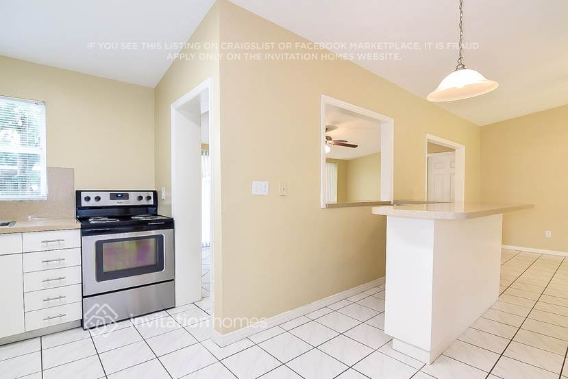 Building Photo - 813 E River Dr