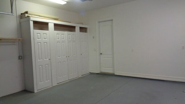 Building Photo - 1825 Bridgepointe Cir