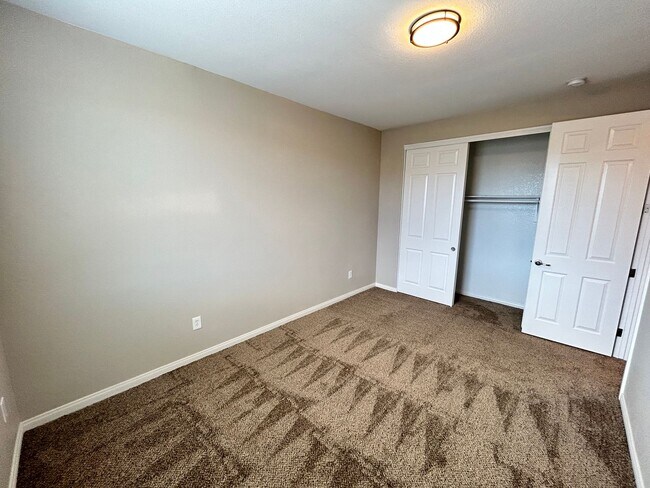 Building Photo - Beautiful 4/Bed/3Bath/2Car Two-Story Home with Loft and Office in Providence!