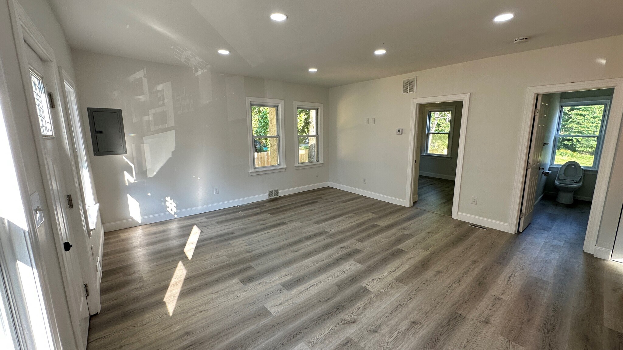 Building Photo - 422 Elbo Ln