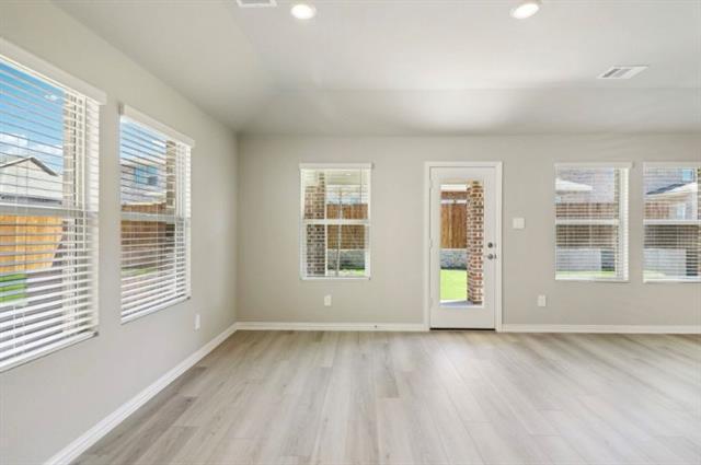 Building Photo - 909 Edgehurst Dr