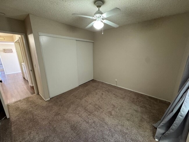 Building Photo - 2 Bedroom 1 Story Town Home