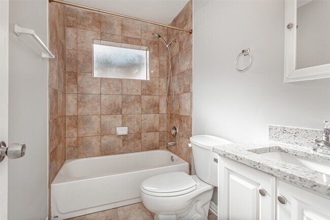 Building Photo - 4931 Junius St