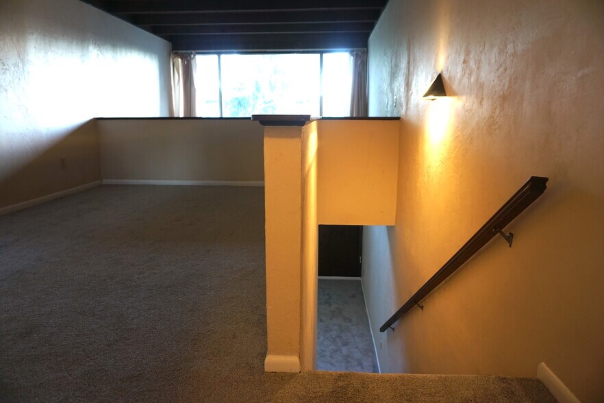 Building Photo - 705 SW 75th St