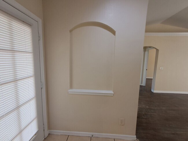 Building Photo - 135 Greenbriar Blvd