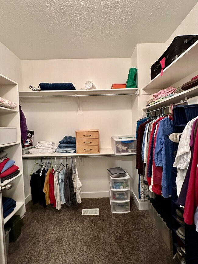 Building Photo - 1973 Park Rim Way