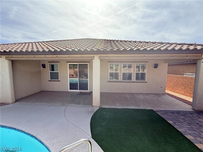 Building Photo - 364 Moon Aura Ave