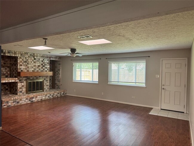 Building Photo - 16407 Havenhurst Dr