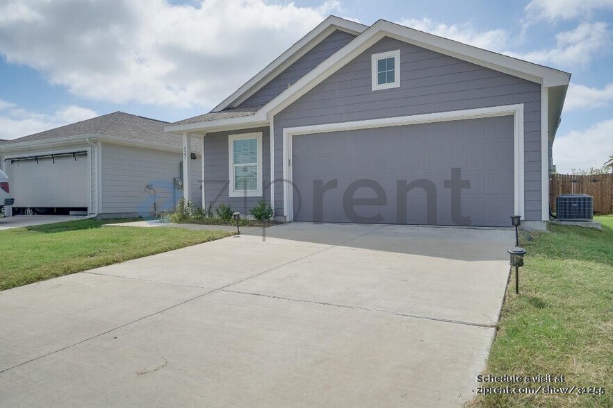 Building Photo - 627 Cochran Dr