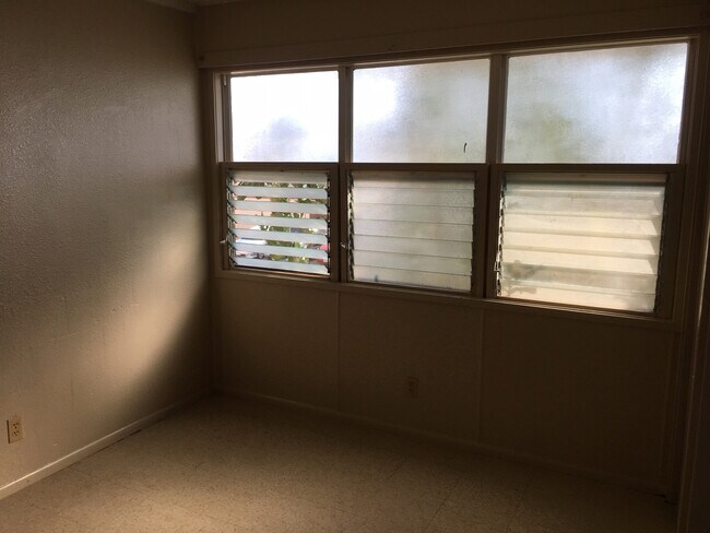 Building Photo - 3 bedroom 1.5 bath home in Ulu Wehi