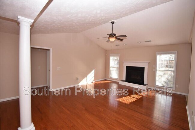 Building Photo - 89 Person Ct