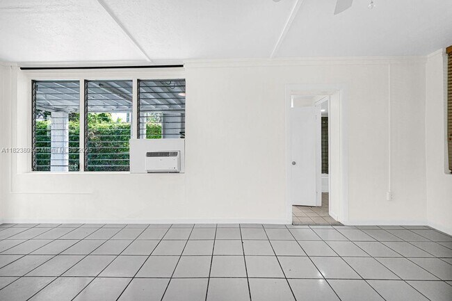 Building Photo - 5960 SW 47th St