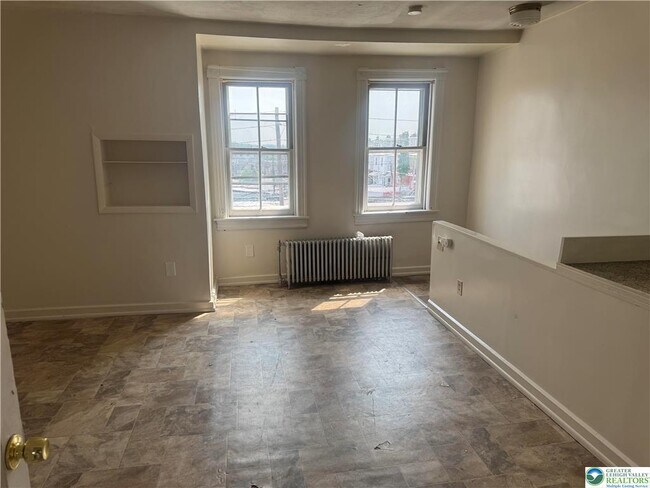 Primary Photo - 815 N 6th St