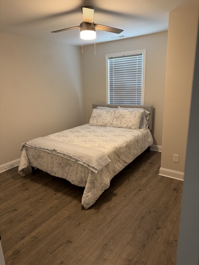 Building Photo - 6690 Eastbrook Ave SW