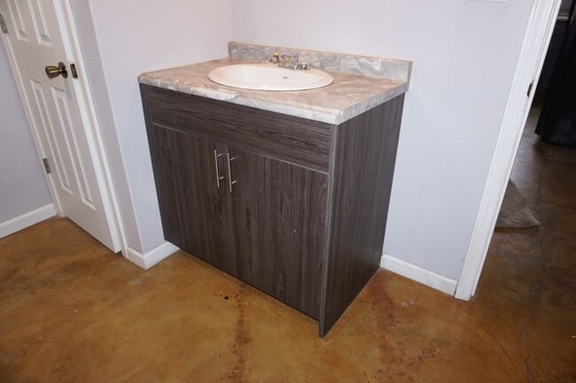 Building Photo - 314 SW 3rd St