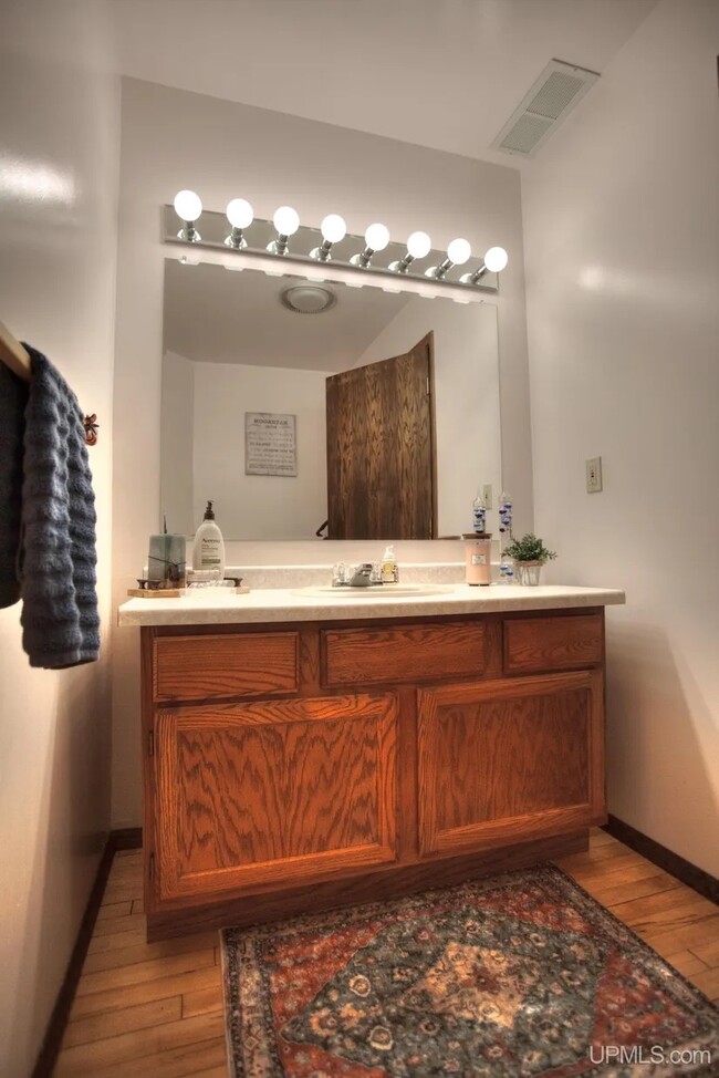 Building Photo - 100 S Marquette St