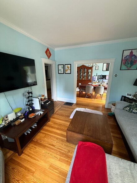 Living Room - 85 Clifton St