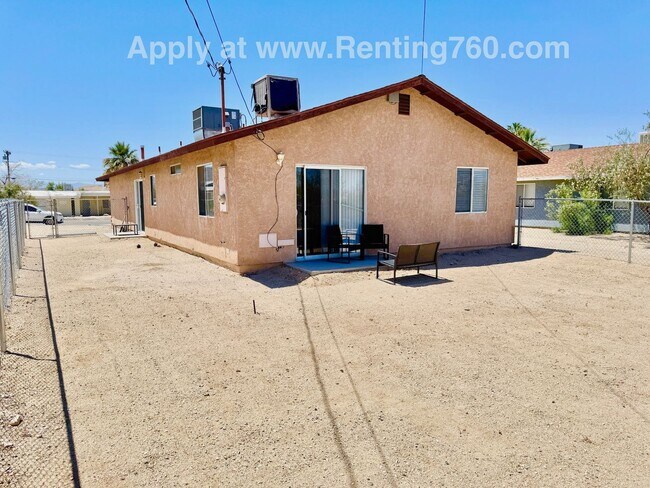 Building Photo - Clean and Well Maintained 2 Bed Home Near Military base
