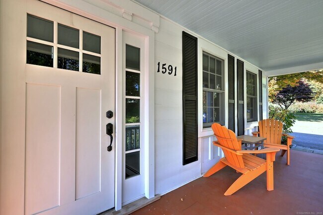 Building Photo - 1591 Huntington Turnpike