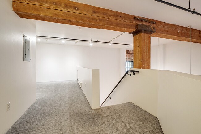 Building Photo - 461 2nd St